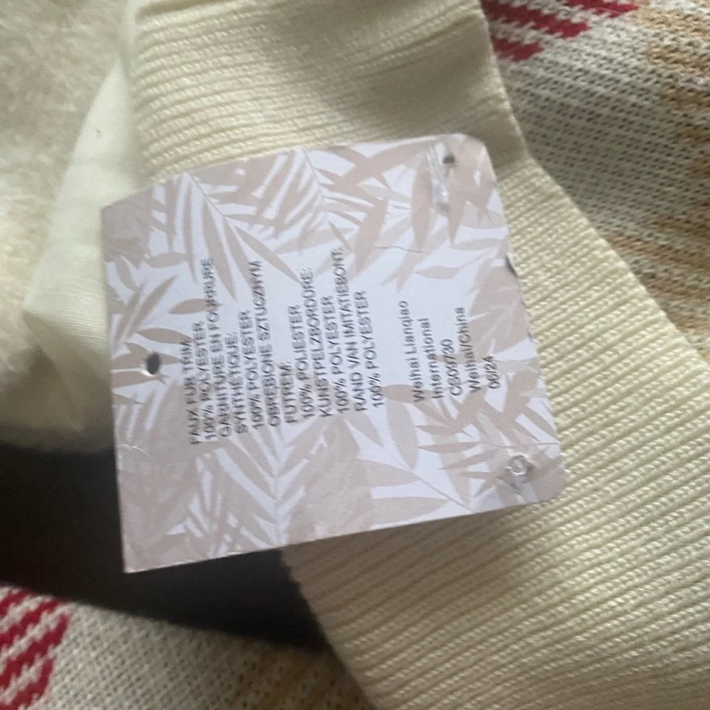 Tommy Bahama Skirt , Vest and hat set - Picture 10 of 10